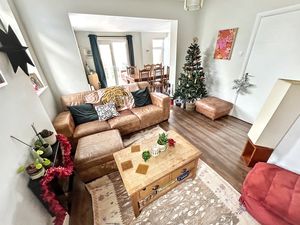 Lounge- click for photo gallery